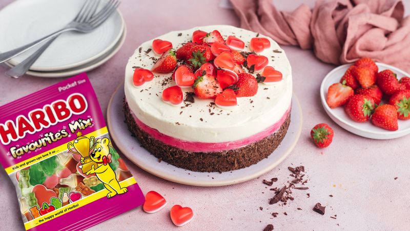 Trojfarebná valentínska tortička nežná ako sama láska