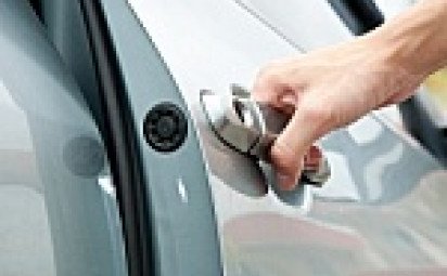 Viete aké auto si kúpi žena? Bezpečné!