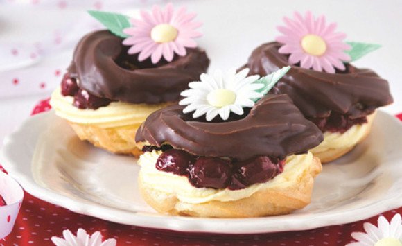 Rozkvitnuté venčeky s višňovým kompótom