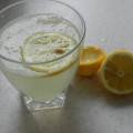 7 dôvodov, prečo si dať ráno osviežujúcu citrónovú vodu