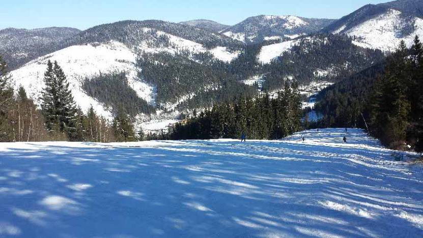 Využite priaznivé počasie na lyžovačku v stredisku SKI Gugel Mlynky 