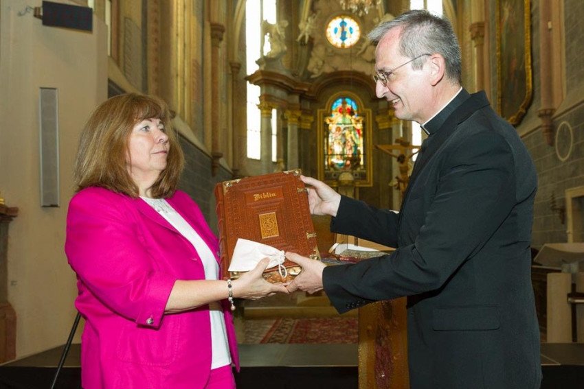 Luxusná Rodinná Biblia