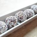 Nepečené čokoládové guľky v kokose