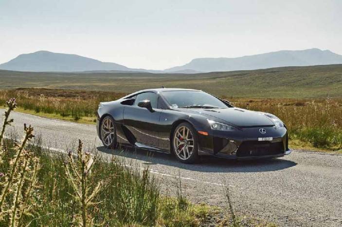 Lexus LFA - klenot pre zberateľov. Kde ho kúpite?