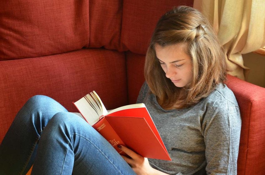 VYSOKOŠKOLÁK BY SI MAL PLÁNOVAŤ KÚPU BYTU AJ PENZIU VYSOKOŠKOLÁK BY SI MAL PLÁNOVAŤ KÚPU BYTU AJ PENZIU