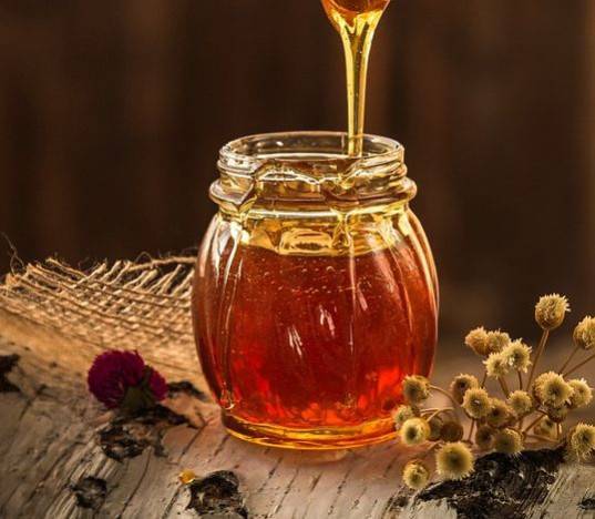 Med je pokladom pre zdravie aj krásu. Tu je 5 TOP receptov, ktoré sa oplatí skúsiť!