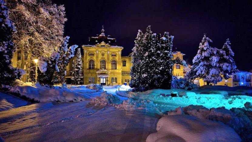 Bardejovské Kúpele, Bardejov a Svidník v zime ponúkajú wellness, históriu a bežky