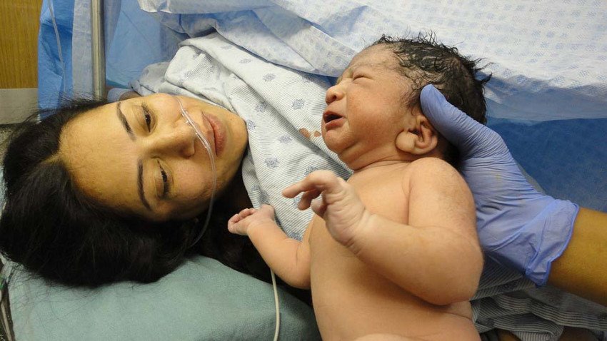 AKO ZVLÁDNUŤ PÔRODNÉ BOLESTI? POMÔŽE VÁM EPIDURÁLNA ANALGÉZIA. AKO ZVLÁDNUŤ PÔRODNÉ BOLESTI? POMÔŽE VÁM EPIDURÁLNA ANALGÉZIA.