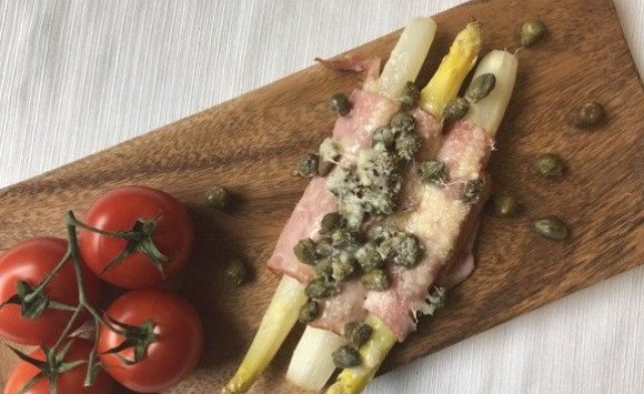 Grilovaná špargľa so šunkou