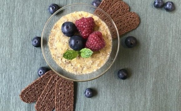 Limetkovo-broskyňový chia puding