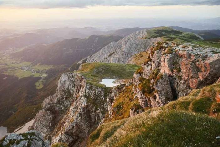 Dobrodružný výlet do hôr Dolného Rakúska: Zažite východ slnka na kopci Schneeberg
