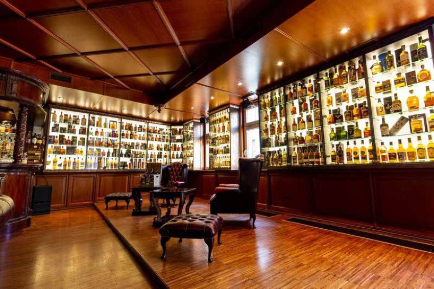 Fľašu škótskej whisky vydražili za 1,9 milióna dolárov! Fľašu škótskej whisky vydražili za 1,9 milióna dolárov!