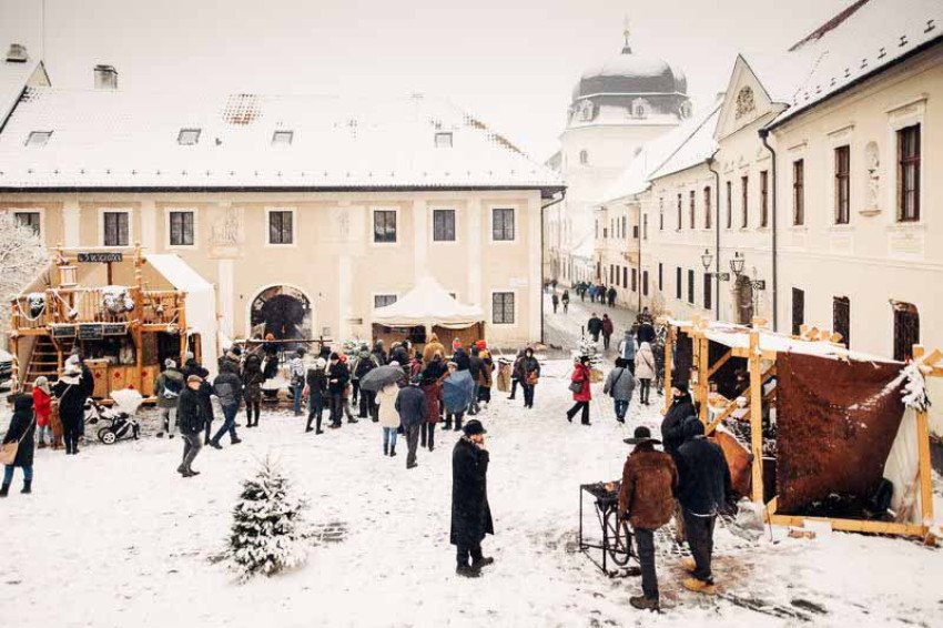 ADVENTNÉ TRHY V TRNAVE MUSÍTE JEDNODUCHO ZAŽIŤ