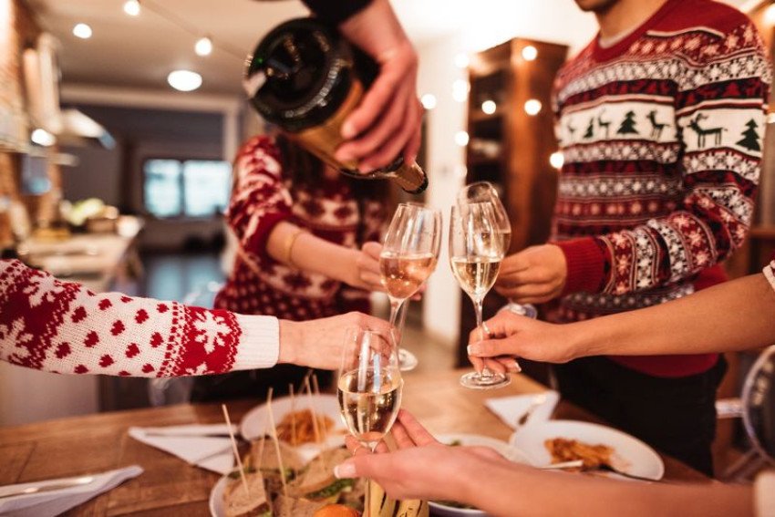 Doprajete si cez Vianoce? Tieto mýty a fakty o alkohole by ste mali poznať! Doprajete si cez Vianoce? Tieto mýty a fakty o alkohole by ste mali poznať!