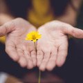 15-minútová meditácia má účinky ako deň dovolenky. Ako meditovať?