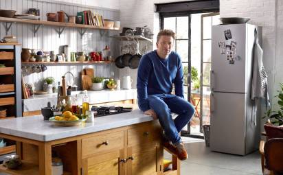 Jamie Oliver varí v karanténe