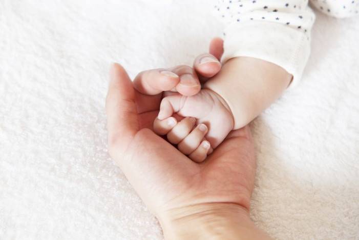 Malíček túto nedeľu venuje rodičom s prázdnou náručou a pamiatke ich detí