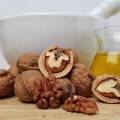 Olej z vlašských orechov je pokladom pre srdce, črevá i pokožku