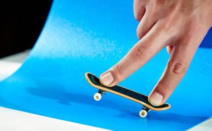 Čo je to fingerboard a ako súvisí so skateboardingom?