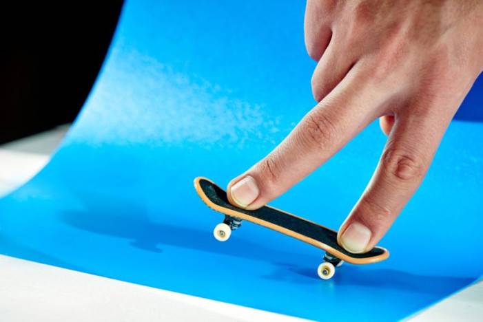 Čo je to fingerboard a ako súvisí so skateboardingom?