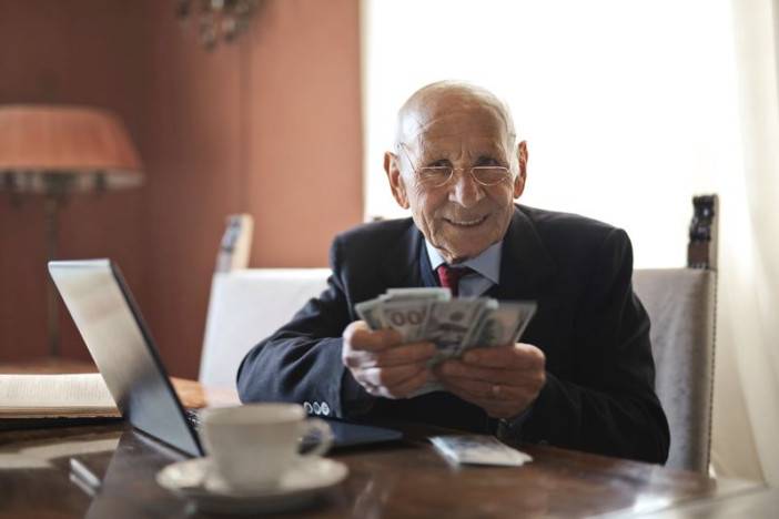 Porovnanie dôchodkov a kvality života dôchodcov v strednej Európe