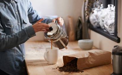 Prečo by ste si mali doma pripravovať kávu? 