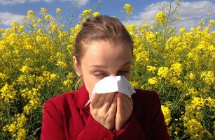 S príchodom jari stúpa záujem o lieky na alergie až päťnásobne