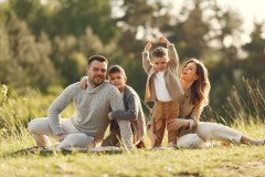 cute-family-playing-summer-field1