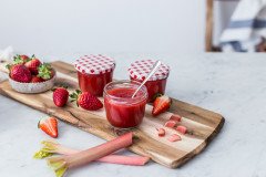 Jahodovo-rebarborový džem (2) s