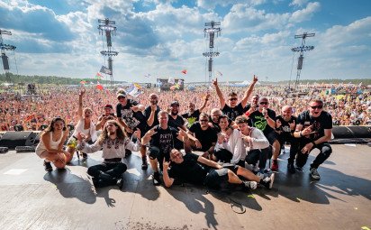 Na východoeurópskom rocku záleží! Dôkazom je projekt East European Rock Alliance. Prsty v tom majú Heľenine Oči.