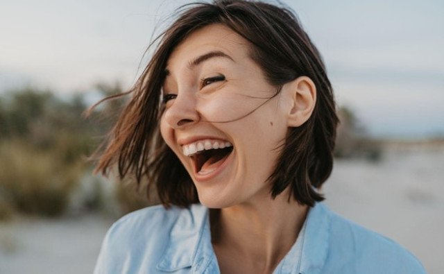 Smiech ako liek: Ako zlepšuje vaše zdravie a psychickú pohodu