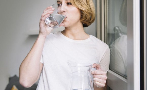 Hydratácia predchádza zdravotným problémom pri cestovaní