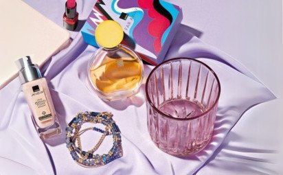 Avon prináša limitovanú kolekciu, ktorá podporuje silu a postavenie žien