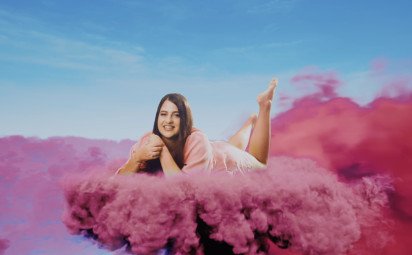 Adriana Diosi prichádza s debutovým singlom Keep On Dreamin'