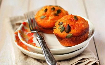 Syrové muffiny s cesnakom a tekvicovými semiačkami
