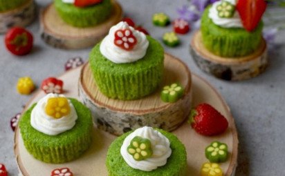 Machové cupcakes so špenátom a citrónovou šťavou