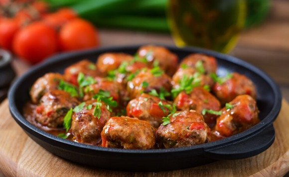 Zdravý, rýchly a chutný recept z teplovzdušnej fritézy:  CHRUMKAVÉ MÄSOVÉ GUĽKY