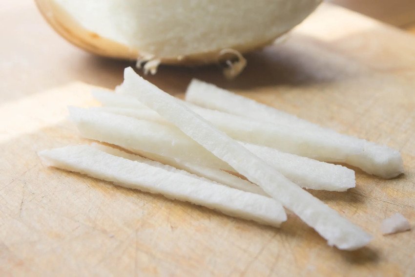Jicama je stvorená do šalátov Jicama je stvorená do šalátov