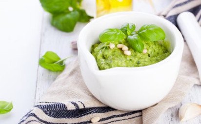 Bazalkové pesto