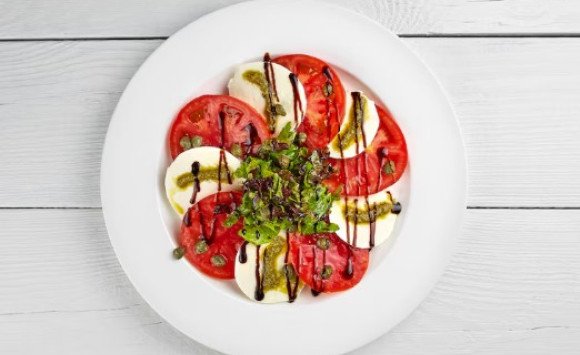 Capri šalát (Insalata Caprese)