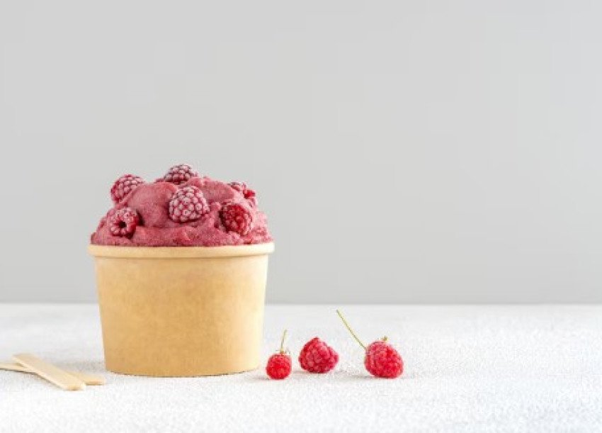 Osviežujúci sorbet je zdravší ako zmrzlina. Osviežujúci sorbet je zdravší ako zmrzlina.