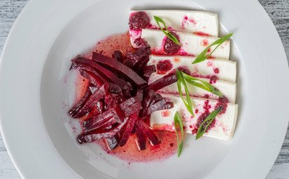 Marinovaná červená repa s mozzarellou