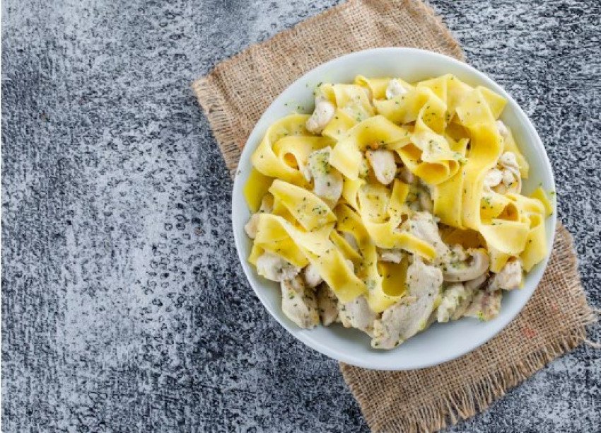 Cestoviny s kuracím mäsom a mascarpone Cestoviny s kuracím mäsom a mascarpone