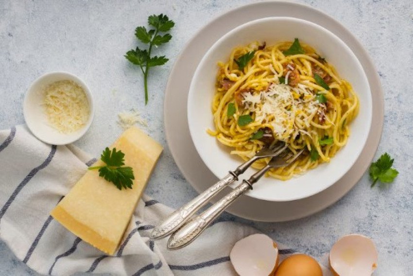 Špagety s parmezánom Špagety s parmezánom