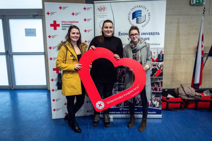 Valentínska kvapka krvi® sa tento rok začína presne na Valentína Valentínska kvapka krvi® sa tento rok začína presne na Valentína