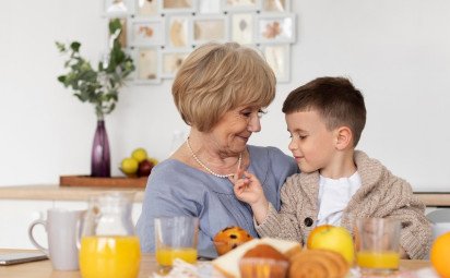 Október je mesiacom úcty k starším: Ako im dokázať, že si ich stále vážime?
