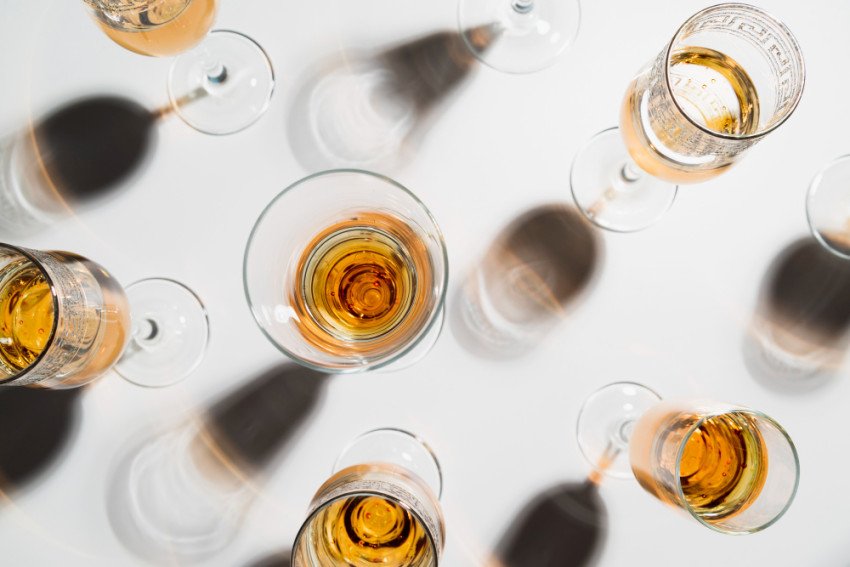 10 mýtov a faktov o alkohole - treba sa pred večierkom najesť mastného? 10 mýtov a faktov o alkohole - treba sa pred večierkom najesť mastného?