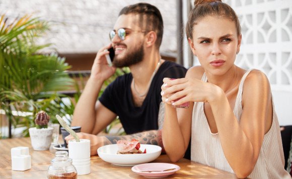 Situationship: Ako spoznať skorovzťah a kedy ho ukončiť?
