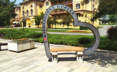 V Bardejovských Kúpeľoch odhalili nový fotopoint v tvare srdca