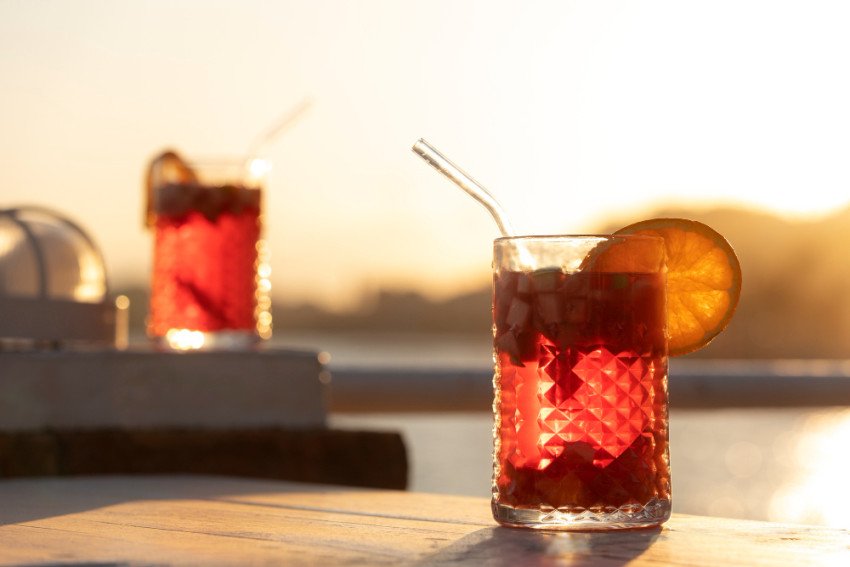Exotika v znamení rumových drinkov! Vyskúšajte Negroni, Cuba Libre a Mojito Exotika v znamení rumových drinkov! Vyskúšajte Negroni, Cuba Libre a Mojito